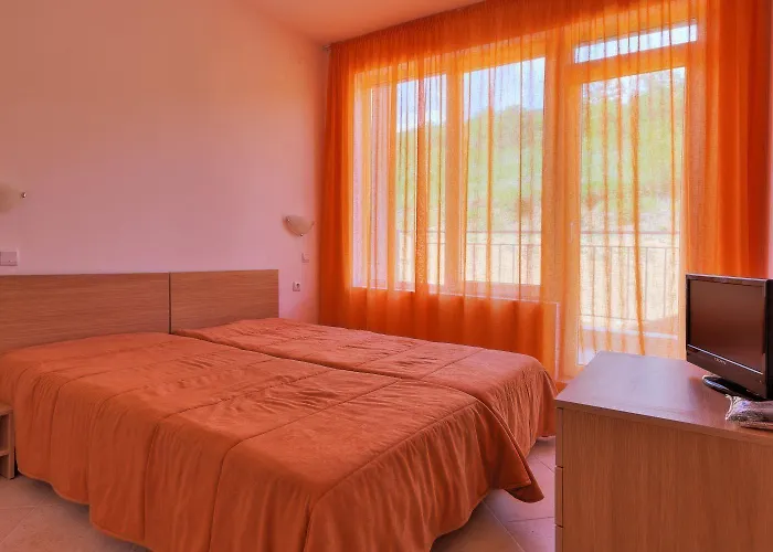 Sunset Complex Hotel 3*